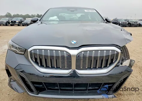 2026 BMW 530 Xi z USA, uszkodzony, nr VIN WBA53FJ09TCW46183